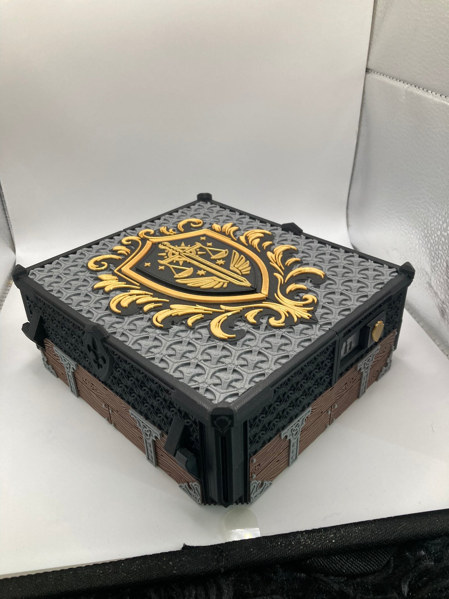 Chest of Superior Tracking - Paladin